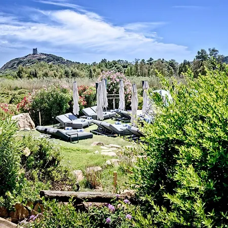 Veridia Sardinia, A Member Of Radisson Individuals (adults Only) מלון קיה