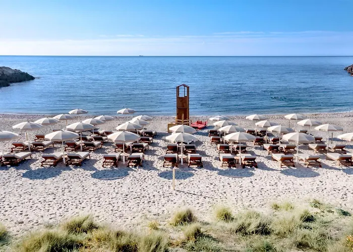 Veridia Sardinia, A Member Of Radisson Individuals (adults Only) ホテル キア